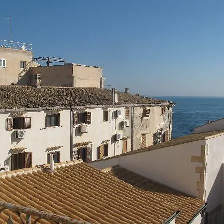 Lanterne Magiche Ortigia סירקוזה