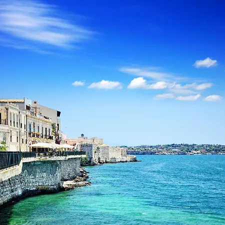 Lanterne Magiche Ortigia * Syracuse